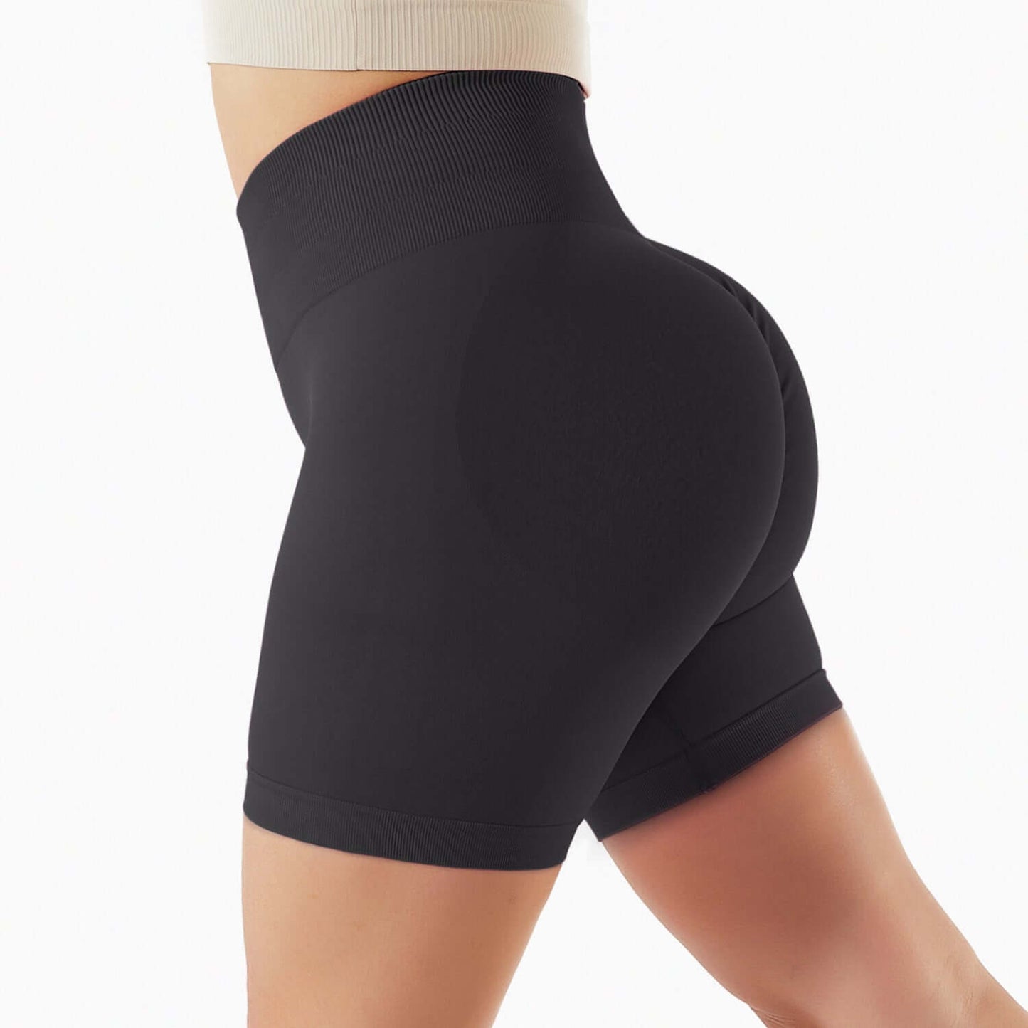Seamless high waist shorts with a comfortable fit, showcasing a stylish high hip design, ideal for activewear and versatile outfits.