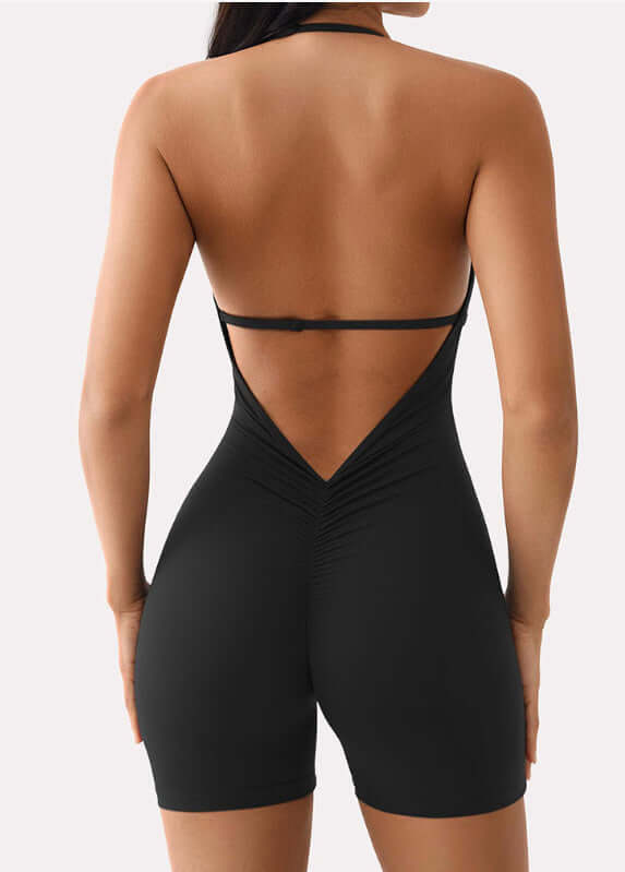 Backless long sleeve yoga set in organic cotton. Relaxed fit with breathable material for comfortable movement. Stylish and functional.