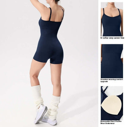 Woman wearing a sporty yoga bodysuit made of organic cotton. Features a relaxed fit and breathable material, shown from the back.