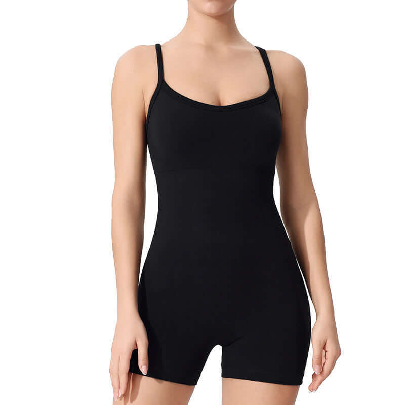 Sporty Yoga Bodysuit in organic cotton with relaxed fit. Breathable material for ultimate comfort.