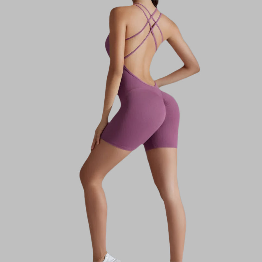 Organic cotton shaping one-piece shorts for yoga. Relaxed fit with breathable material. Perfect for comfort and style.